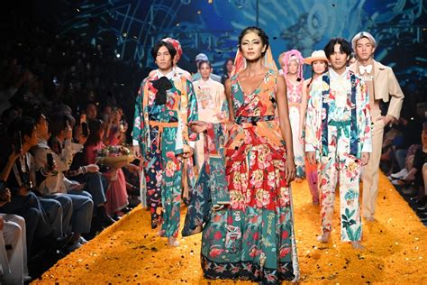  Die Bangkok Fashion Week - Eine Plattform für Yanna Butrtong und ihre Vision von nachhaltiger Mode