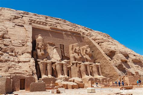 Der Bau des Tempels von Abu Simbel; Ein Tribut an Ramses II und seine Machtdemonstration gegenüber den Hethitern